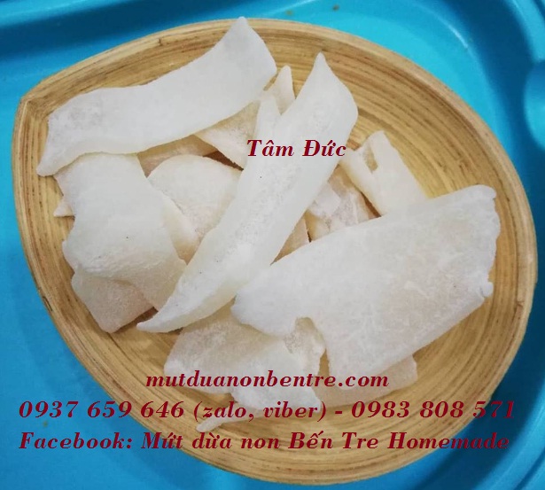 Mứt dừa non miếng vị Lá Dứa