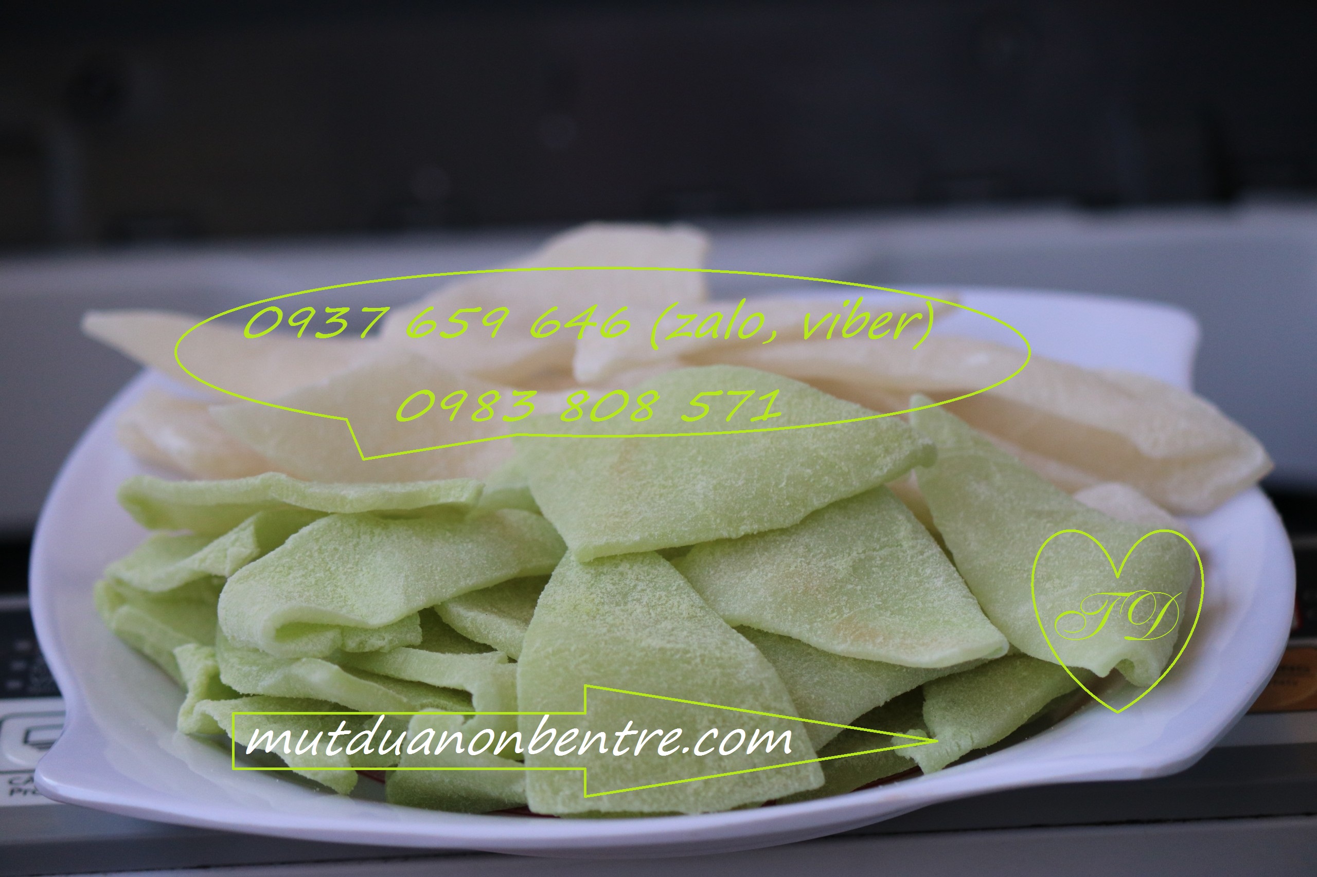 Mứt dừa non miếng vị Lá Dứa